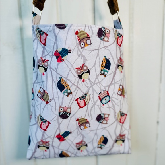 Owl Print Crossbody Bag Created By Lita Kinsey - Picture 2 of 6